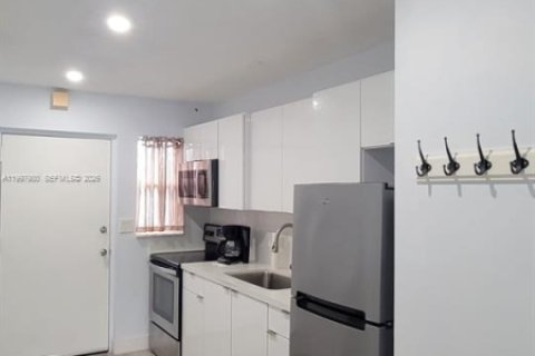 Appartement à louer à Miami Beach, Floride: 39.3 m2 № 2060319 - photo 7