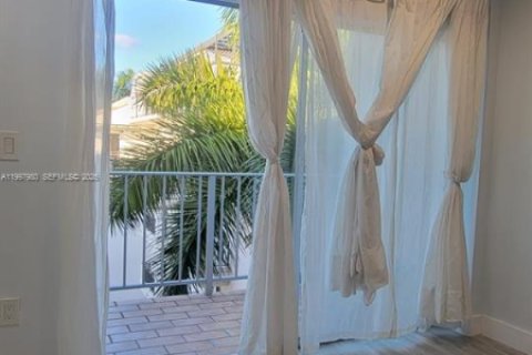Appartement à louer à Miami Beach, Floride: 39.3 m2 № 2060319 - photo 3