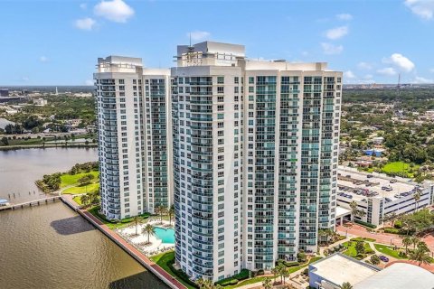 Condo in Daytona Beach, Florida, 2 bedrooms № 2156861 - photo 6