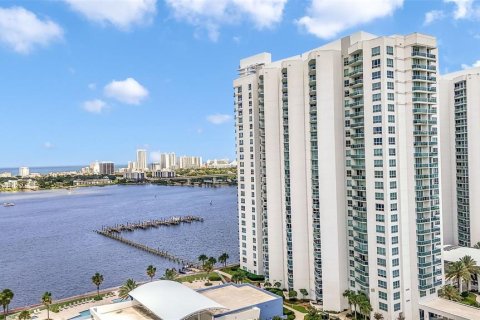 Condo in Daytona Beach, Florida, 2 bedrooms № 2156861 - photo 2