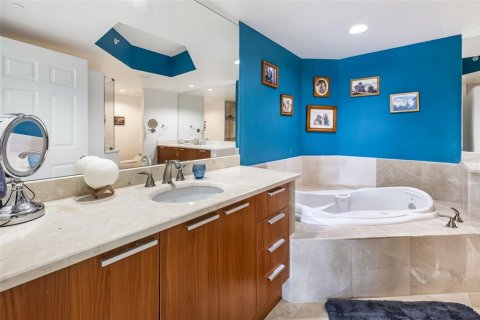 Condo in Daytona Beach, Florida, 2 bedrooms № 2156861 - photo 26