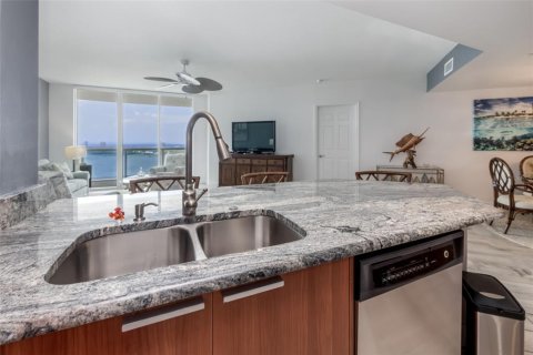 Condo in Daytona Beach, Florida, 2 bedrooms № 2156861 - photo 14