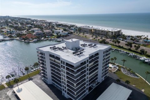 Condo in Clearwater, Florida, 2 bedrooms № 2229131