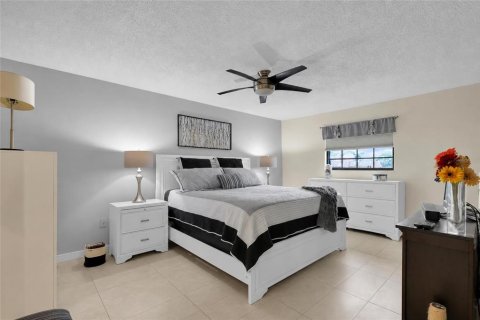 Condo in Leesburg, Florida, 2 bedrooms  № 2104454 - photo 18