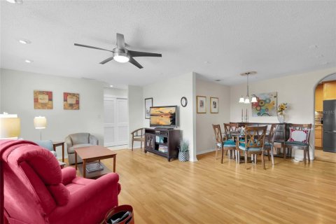 Condo in Leesburg, Florida, 2 bedrooms  № 2104454 - photo 6
