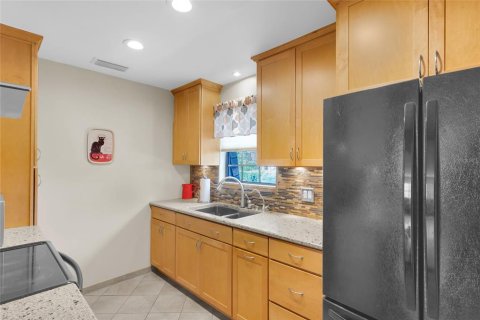 Condo in Leesburg, Florida, 2 bedrooms  № 2104454 - photo 11