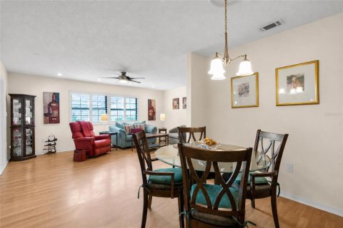 Condo in Leesburg, Florida, 2 bedrooms  № 2104454 - photo 8
