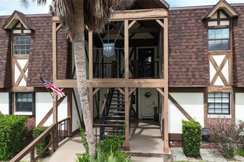 Condo in Leesburg, Florida, 2 bedrooms  № 2104454