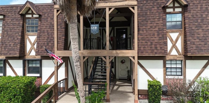 Condo in Leesburg, Florida, 2 bedrooms  № 2104454