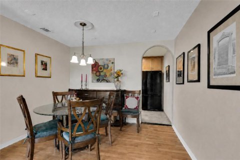 Condo in Leesburg, Florida, 2 bedrooms  № 2104454 - photo 9