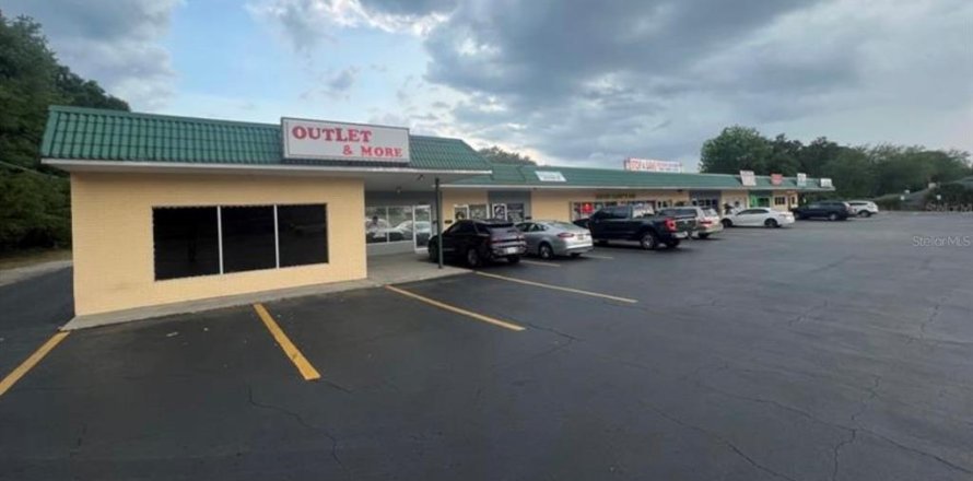 Propiedad comercial en Tavares, Florida 1419.55 m2 № 997500