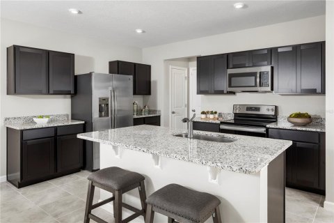 House in Lakeland, Florida 4 bedrooms, 176.05 sq.m. № 2258765 - photo 6