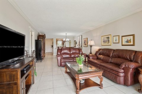 Condo in Lauderhill, Florida, 2 bedrooms  № 1713456 - photo 4