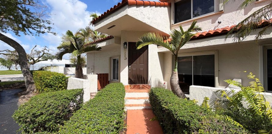 Таунхаус в Майами, Флорида 3 спальни, 124.12м2 № 2055987