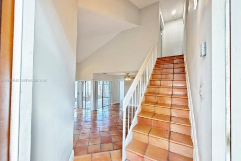 Снять в аренду таунхаус в Майами, Флорида 3 спальни, 124.12м2, № 2055987 - фото 2