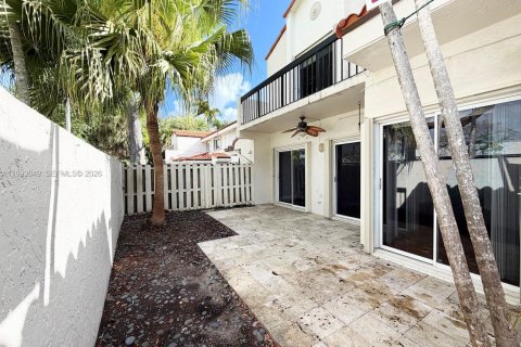 Снять в аренду таунхаус в Майами, Флорида 3 спальни, 124.12м2, № 2055987 - фото 26