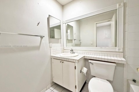 Снять в аренду таунхаус в Майами, Флорида 3 спальни, 124.12м2, № 2055987 - фото 20