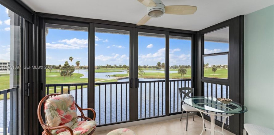 Condominio en Hutchinson Island South, Florida, 1 dormitorio  № 2054309