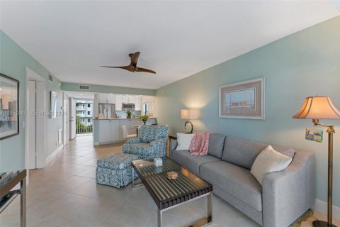 Condominio en alquiler en Hutchinson Island South, Florida, 1 dormitorio, 68.75 m2 № 2054309 - foto 4