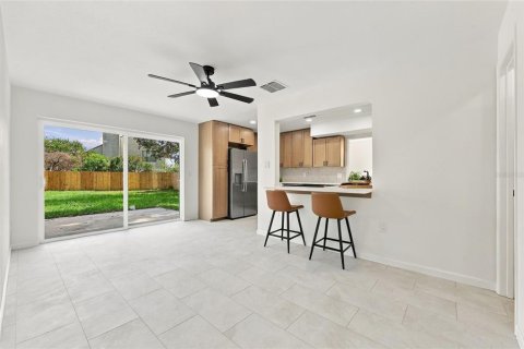 Villa ou maison à vendre à Lake Mary, Floride: 4 chambres, 161.56 m2 № 2396751 - photo 17