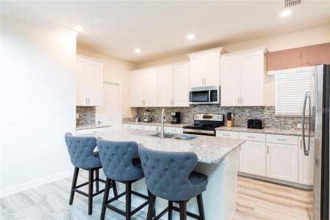 House in Four Corners, Florida 5 bedrooms, 286.23 sq.m. № 2396154 - photo 5