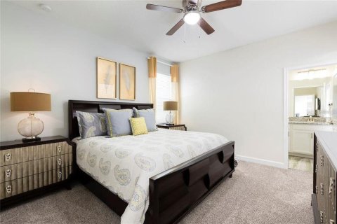 House in Four Corners, Florida 5 bedrooms, 286.23 sq.m. № 2396154 - photo 8