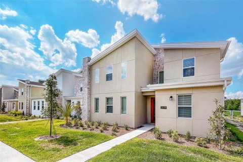 Casa en venta en Kissimmee, Florida, 8 dormitorios, 398.46 m2 № 1740448 - foto 1