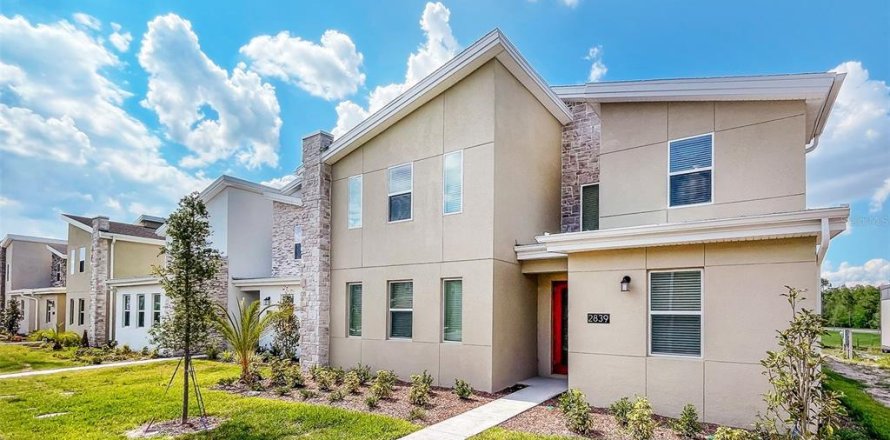Casa en Kissimmee, Florida 8 dormitorios, 398.46 m2 № 1740448
