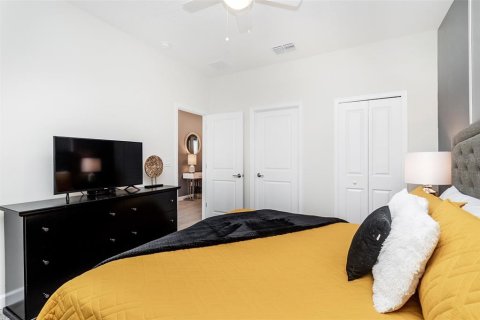Casa en venta en Kissimmee, Florida, 8 dormitorios, 398.46 m2 № 1740448 - foto 15