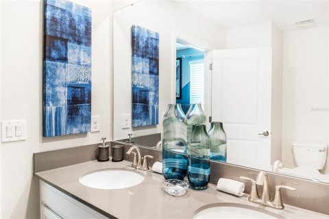 Casa en venta en Kissimmee, Florida, 8 dormitorios, 398.46 m2 № 1740448 - foto 25