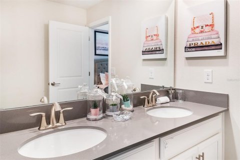 Casa en venta en Kissimmee, Florida, 8 dormitorios, 398.46 m2 № 1740448 - foto 21