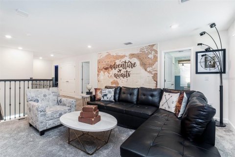 Casa en venta en Kissimmee, Florida, 8 dormitorios, 398.46 m2 № 1740448 - foto 9