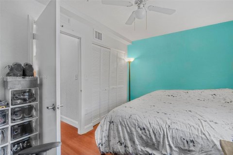 Townhouse in North Miami Beach, Florida 3 bedrooms, 109.81 sq.m. № 1814199 - photo 18