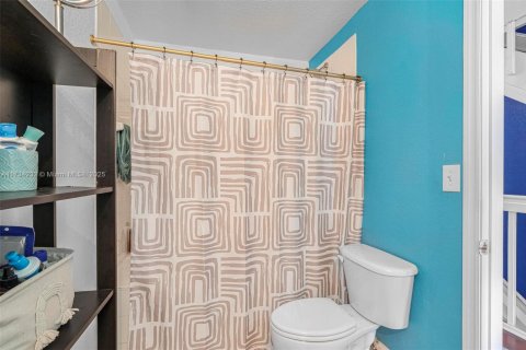 Townhouse in North Miami Beach, Florida 3 bedrooms, 109.81 sq.m. № 1814199 - photo 23