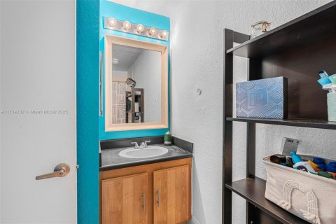 Townhouse in North Miami Beach, Florida 3 bedrooms, 109.81 sq.m. № 1814199 - photo 22