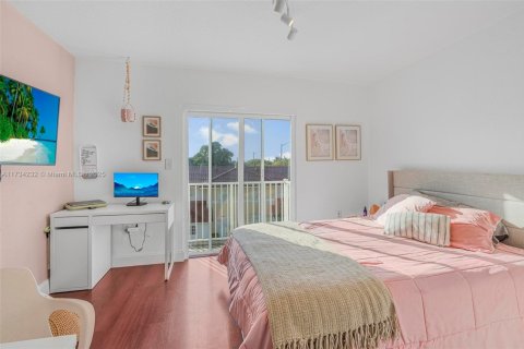 Townhouse in North Miami Beach, Florida 3 bedrooms, 109.81 sq.m. № 1814199 - photo 10