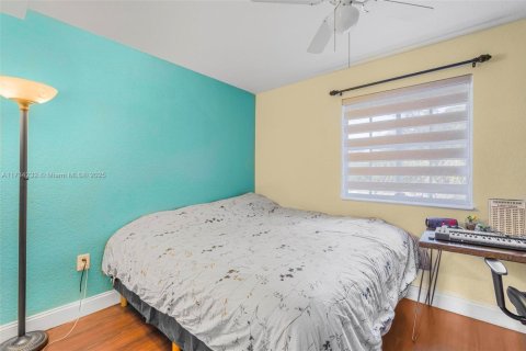 Townhouse in North Miami Beach, Florida 3 bedrooms, 109.81 sq.m. № 1814199 - photo 16