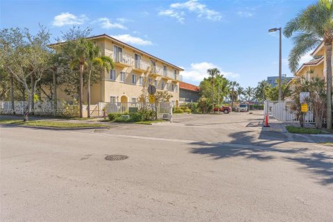 Townhouse in North Miami Beach, Florida 3 bedrooms, 109.81 sq.m. № 1814199 - photo 27
