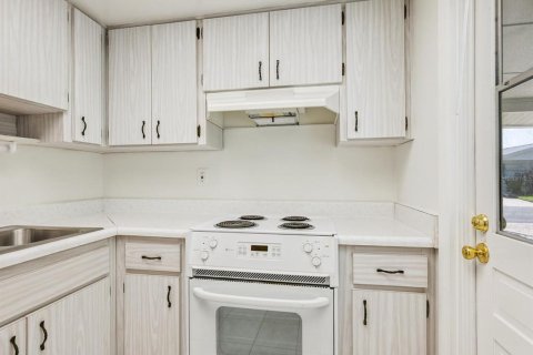 House in Bradenton, Florida 2 bedrooms, 79.52 sq.m. № 1824105 - photo 10
