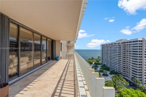 Condo in Miami, Florida, 3 bedrooms  № 1977194 - photo 10