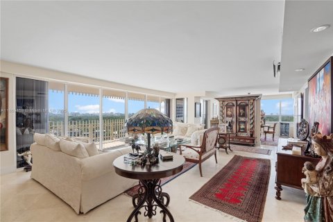 Condo in Miami, Florida, 3 bedrooms  № 1977194 - photo 3