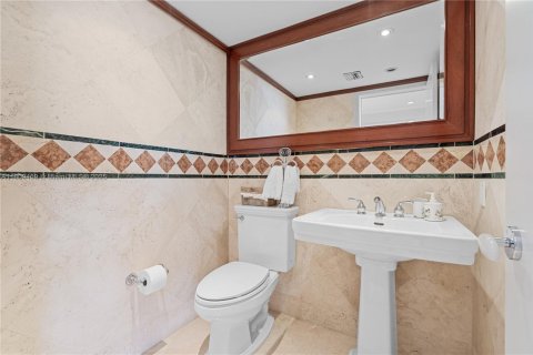 Condo in Miami, Florida, 3 bedrooms  № 1977194 - photo 17