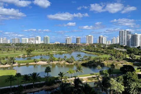 Condominio en alquiler en Aventura, Florida, 1 dormitorio, 79.9 m2 № 1898138 - foto 4