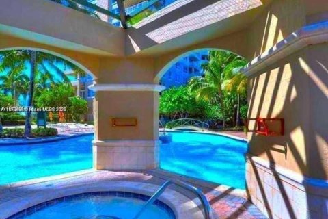 Condominio en alquiler en Aventura, Florida, 1 dormitorio, 79.9 m2 № 1898138 - foto 5