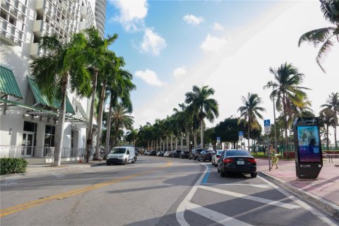Copropriété à vendre à Miami, Floride: 1 chambre, 73.49 m2 № 2286139 - photo 3