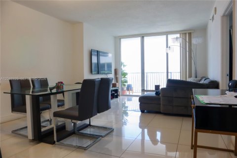 Copropriété à vendre à Miami, Floride: 1 chambre, 73.49 m2 № 2286139 - photo 15