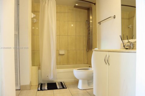 Copropriété à vendre à Miami, Floride: 1 chambre, 73.49 m2 № 2286139 - photo 23