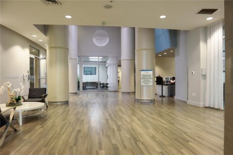 Copropriété à vendre à Miami, Floride: 1 chambre, 73.49 m2 № 2286139 - photo 8