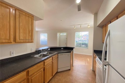 Condo in Orlando, Florida, 2 bedrooms  № 2213312 - photo 13
