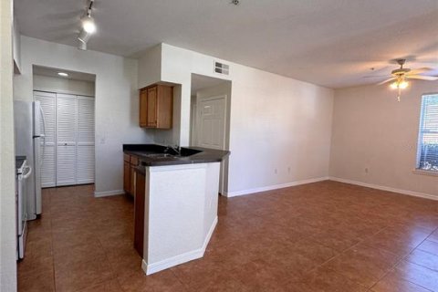 Condo in Orlando, Florida, 2 bedrooms  № 2213312 - photo 10